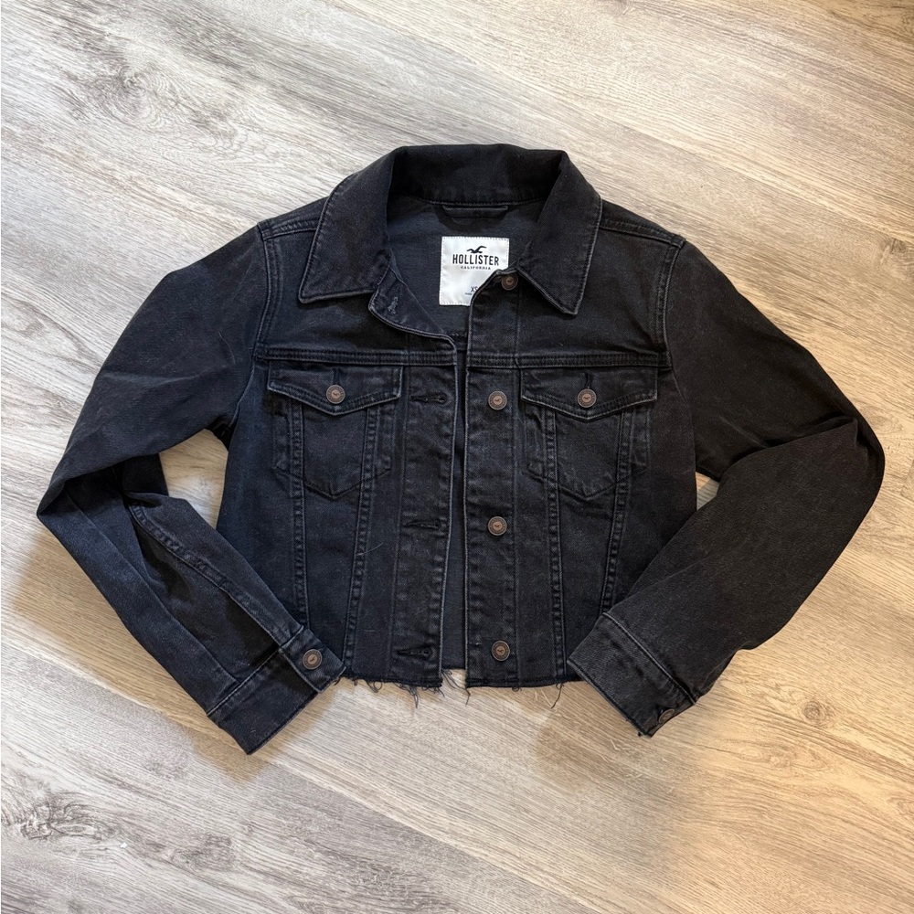 Hollister Black Cropped Raw-Hem Denim Jacket